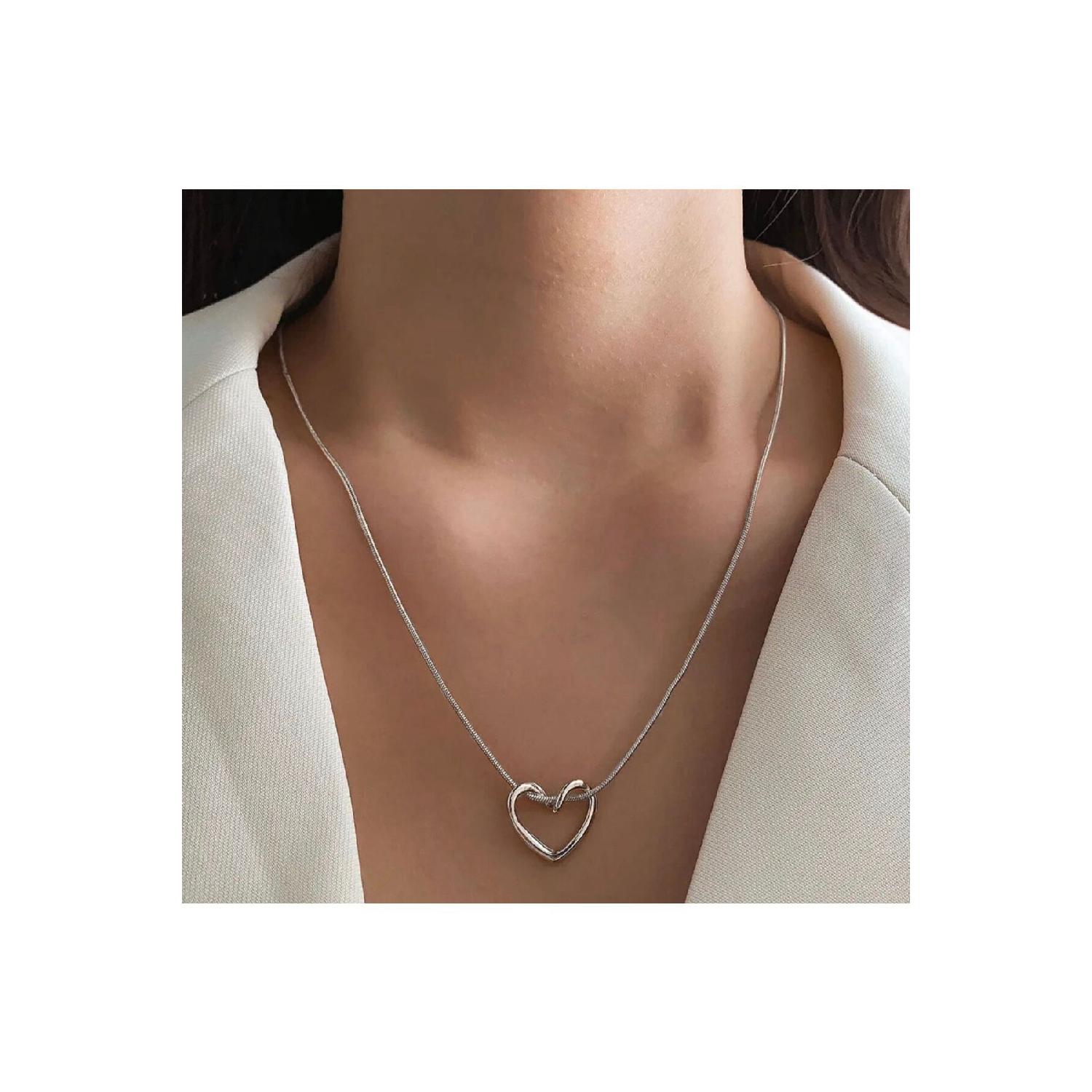 

Женское серебряное колье Minalisatoka с узлом в форме сердца