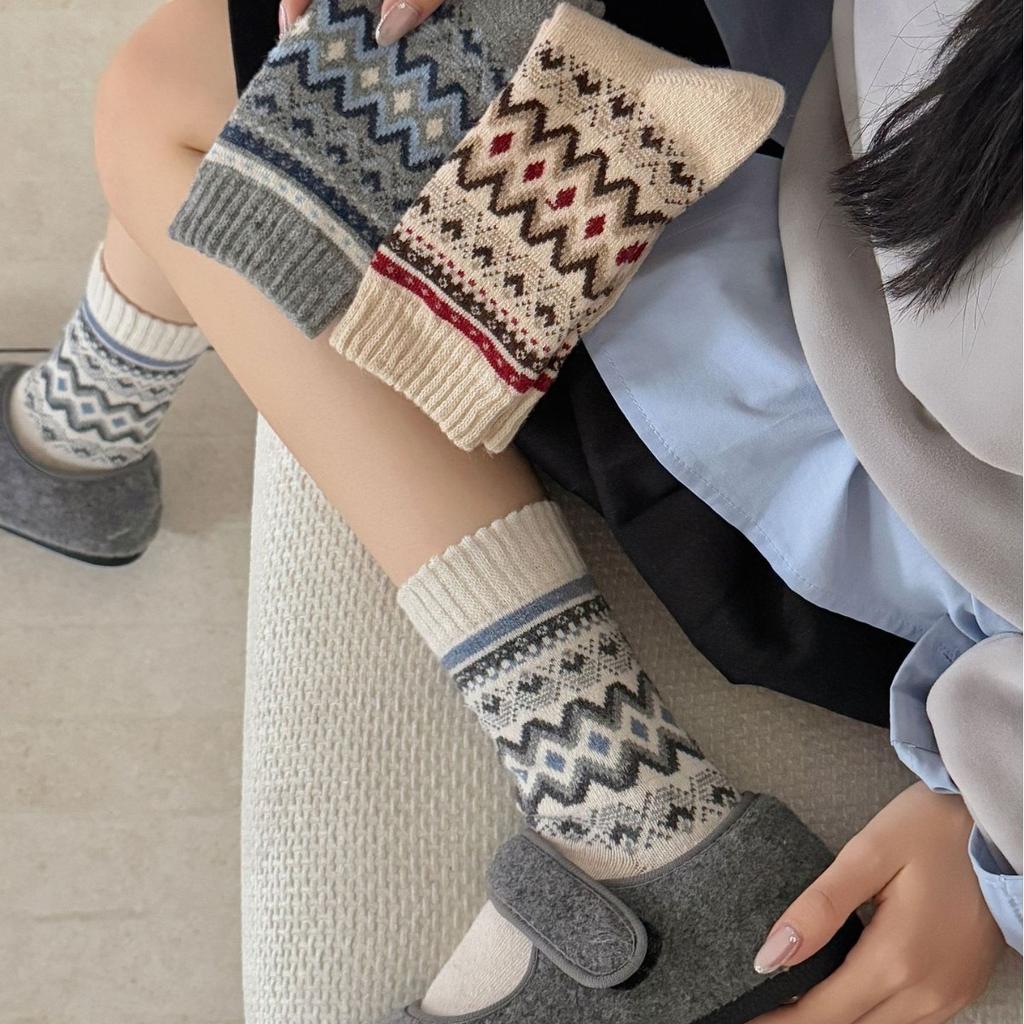Ladies Autumn and Winter Thickened Warm Personality Comfortable Wool Mid Tube Socks