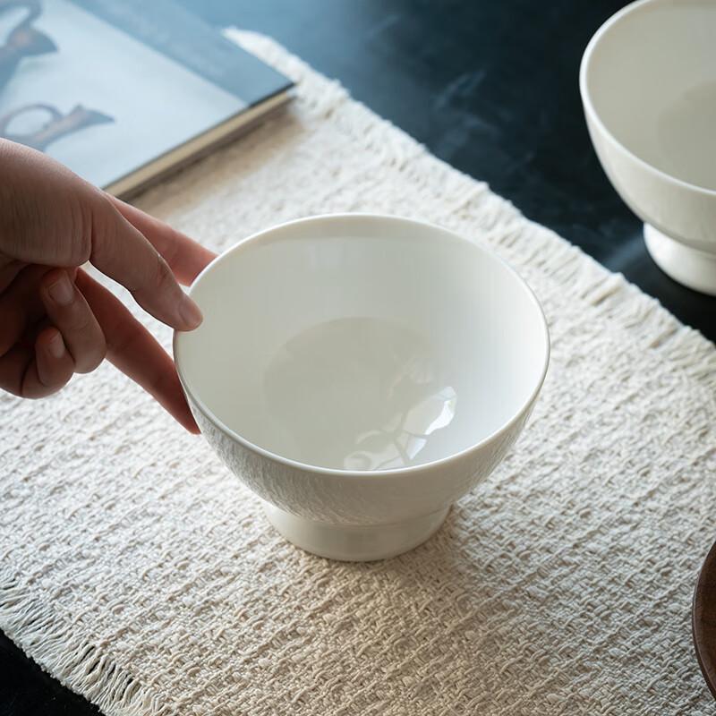 GOYN Konische Keramikschale mit hohem Fuß