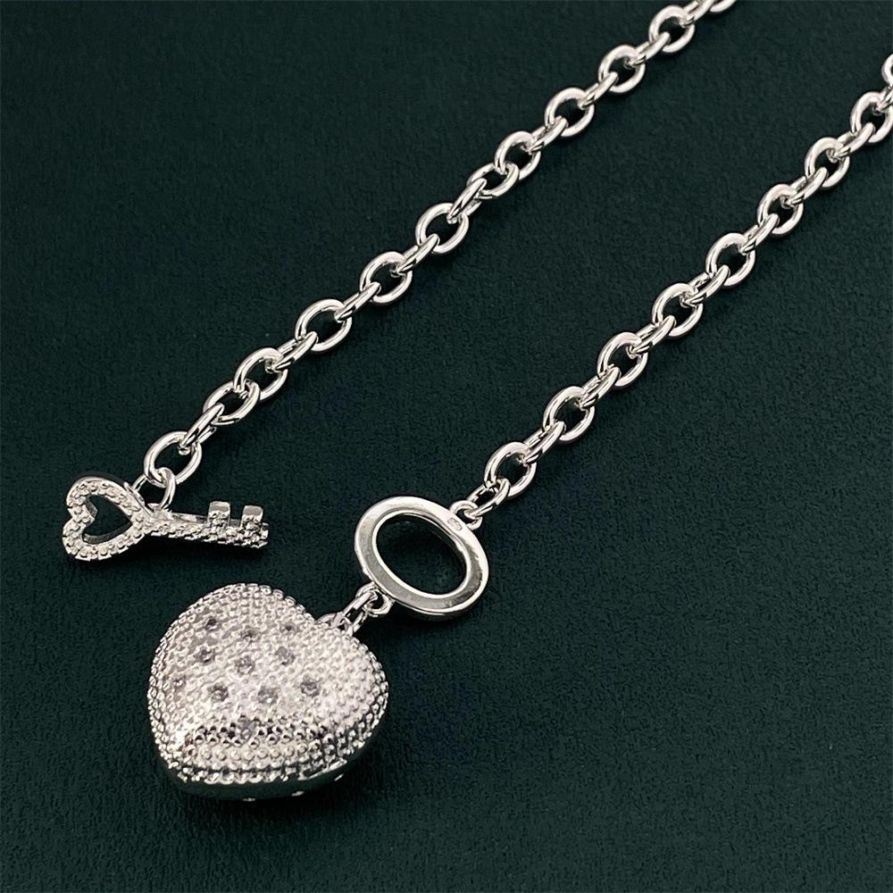 Silver Color Heart-shaped Pendant Necklace Fashionable Wedding Jewelry