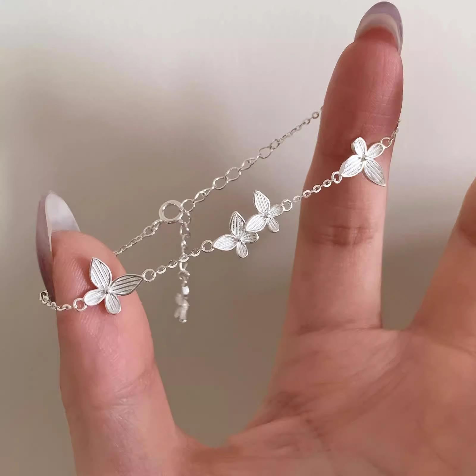 Elegant Butterfly Bracelet: Minimalist Luxury for Women’s Delicate Style