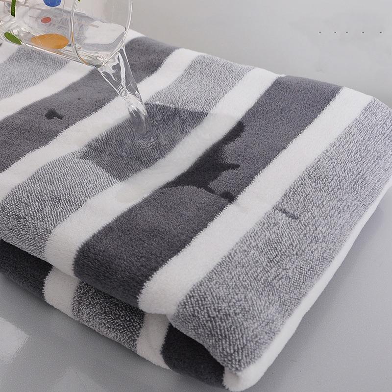 Thick Bath Towel Strong Water Absorption and Quick Drying Non Shedding Durable Ultra Soft - Very Suitable for Families Beaches