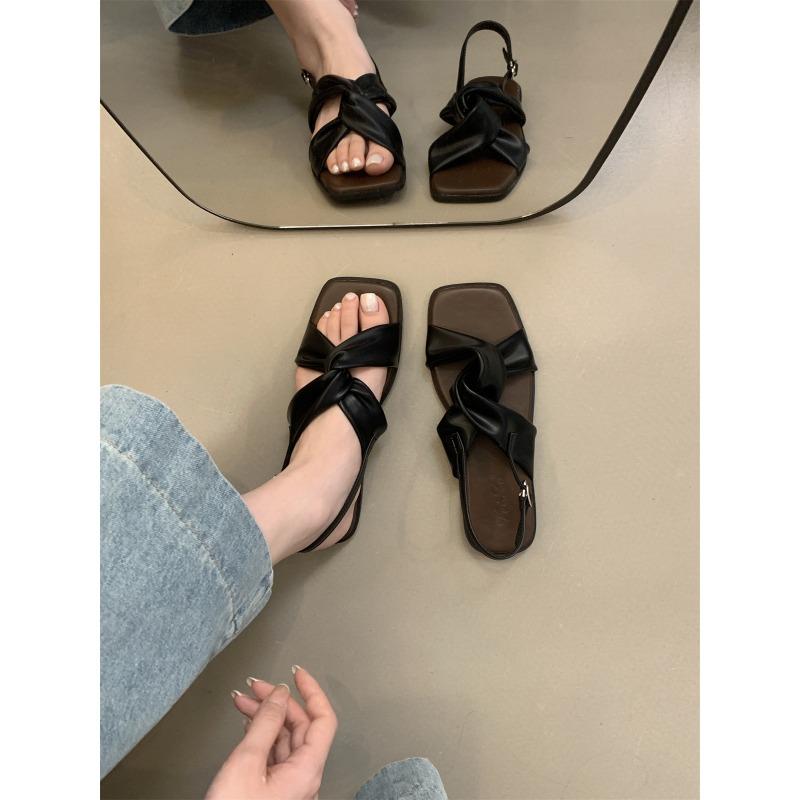 Summer Shoes Skirt Fairy with New Flat Sandals Female Word Beach Shoes Style with Retro