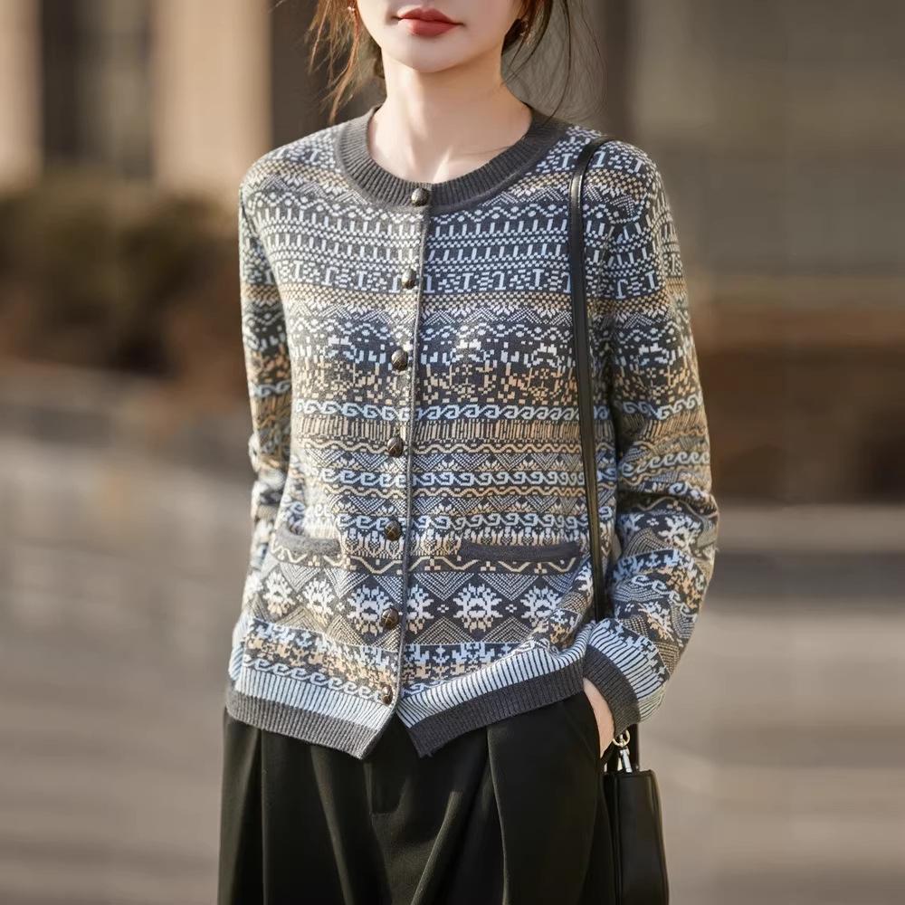 Women's Classic Fair Isle Wool Cardigan – Skin-Friendly, Warm, Versatile, and Retro, Perfect for Autumn and Winter