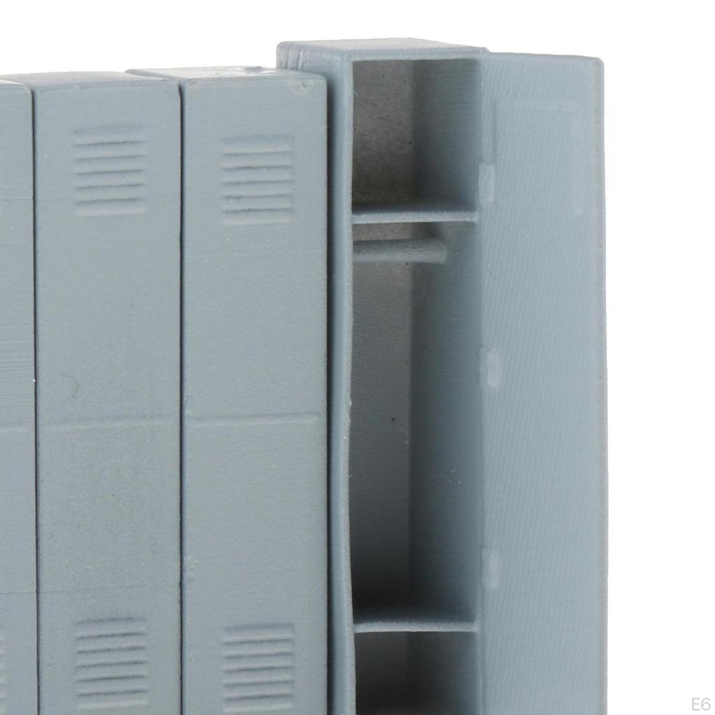 1:64 Garage Models Stage Figures for Race Medal People Old Man Locker Model