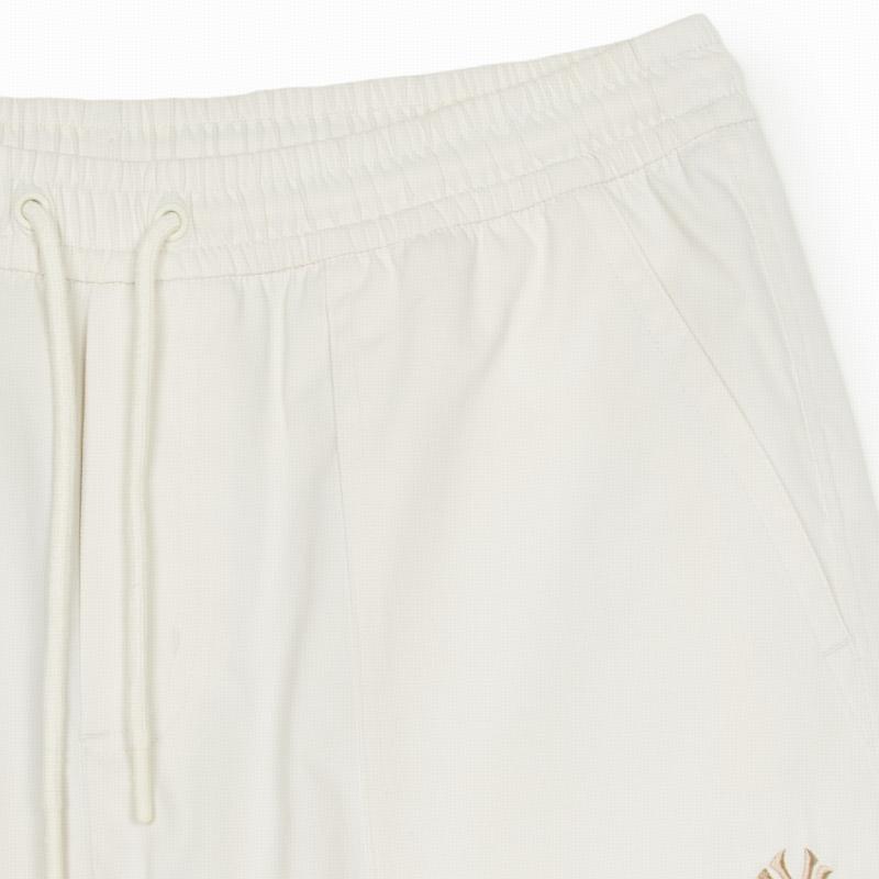 New MLB New York Yankees Casual Shorts Women's Beige 3ASMB0253-50CRS
