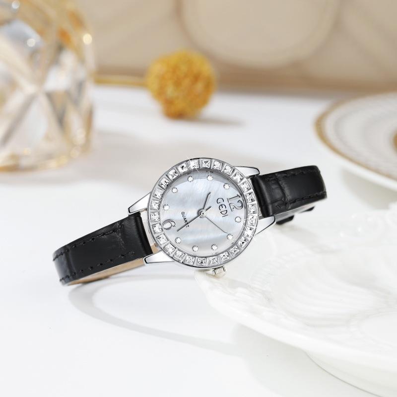Ladies Light Luxury Fritillary Dial Gypsy Star High Value Student Quartz Waterproof Belt Watch