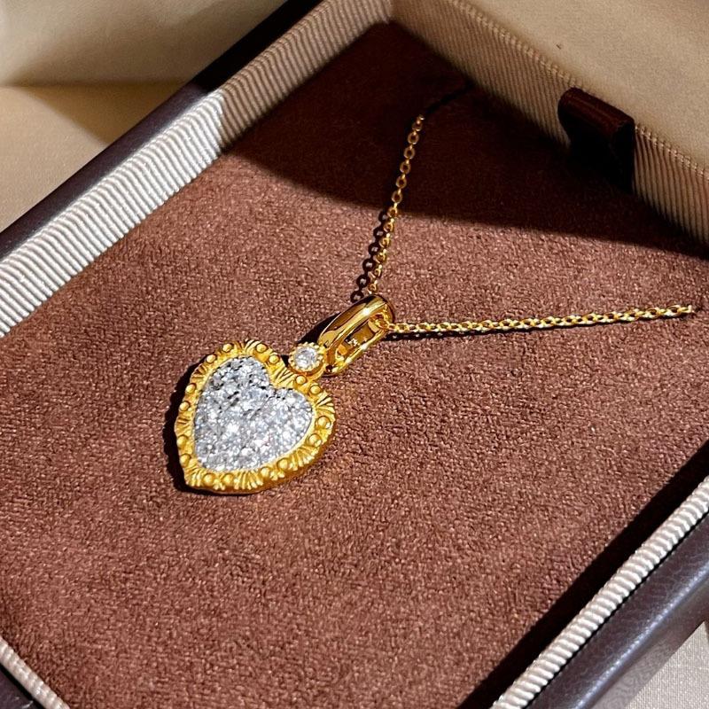 Classic Light Luxury Hammer Pattern Inlaid Full Diamond Heart-Shaped Pendant Elegant Fashion Necklace Wedding Jewelry Gift