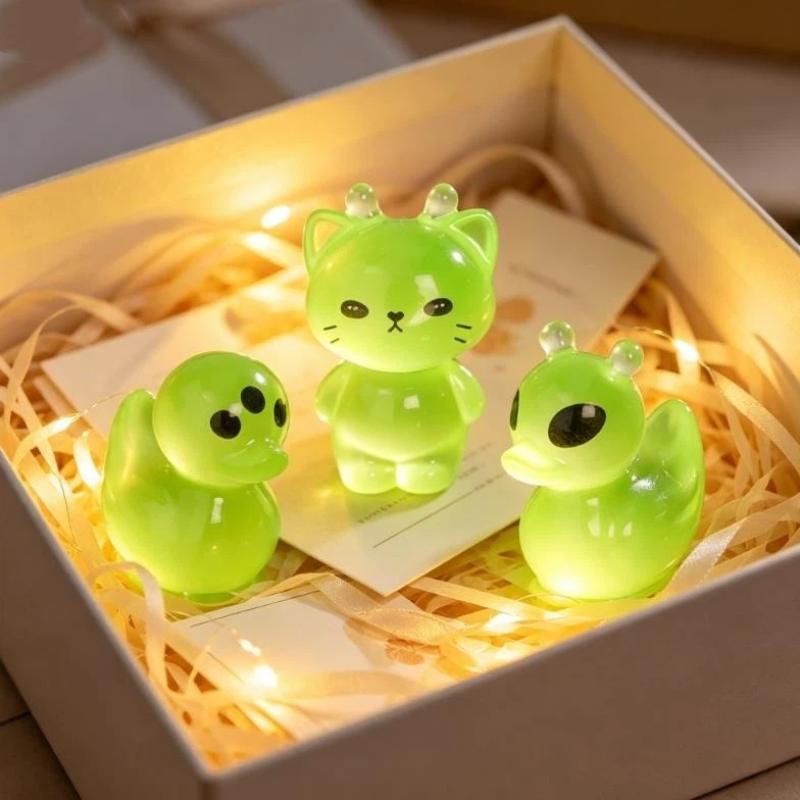 Luminous Mini Cat Duck Resin Figurines 10Pcs Glow In The Dark for Micro Landscape Bonsai Home Desktop Decor