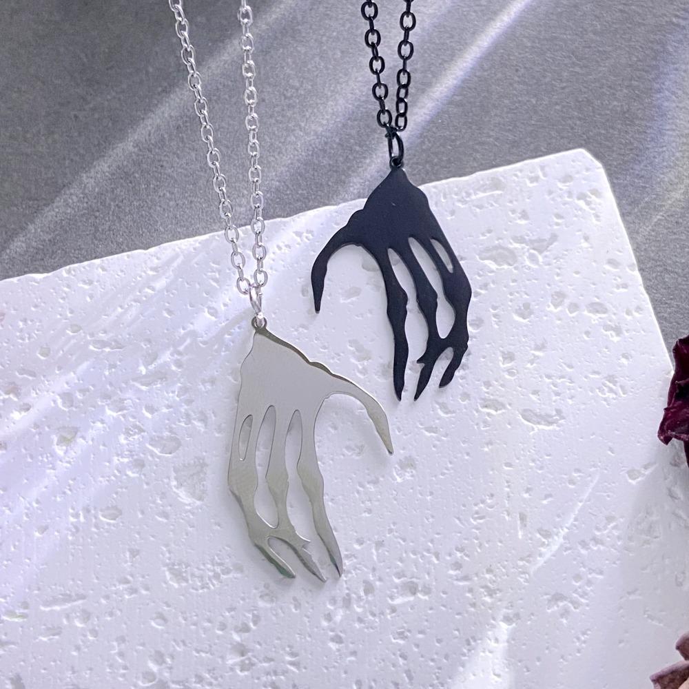 Personality Punk Stainless Steel Black White Skull Hand Pendants Heart Couple Necklace for Women Gothic Jewelry Accessory Gifts