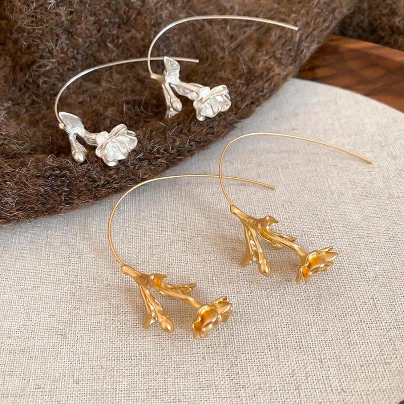 Fashion Metallic Flower Leaf Hook Earrings for Women Girl Unique Individualistic Niche Dangle Earrings Party Jewelry Accessories