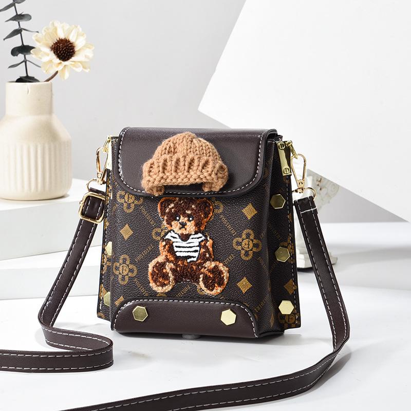 

Spring/Summer Fashionable Versatile Women s Single Shoulder Crossbody Handbag with Large Capacity and Phone Pocket