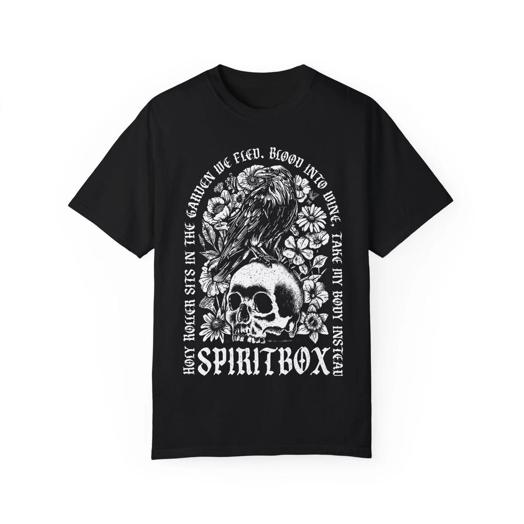 חולצת טי מרצ'נדייז של להקת Spiritbox, טי גותי, מרצ'נדייז מוזיקה, ליל כל הקדושים
