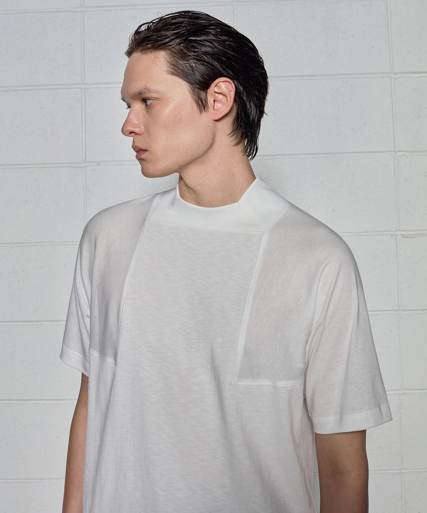 Digeunag Structured Cut Line T-Shirt (Ivory)