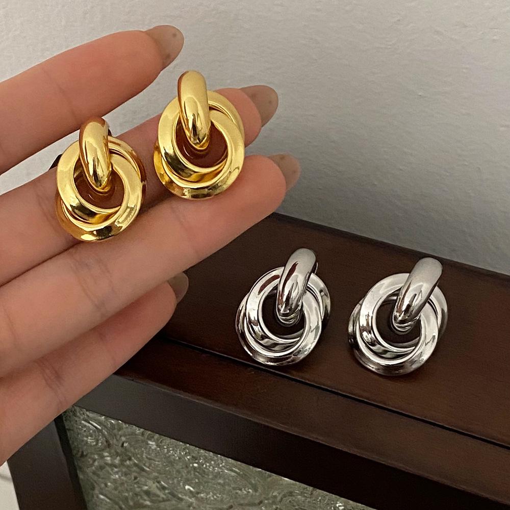 European & American Metal Circle Stud Earrings: Cold Style Tassel Earrings for Women