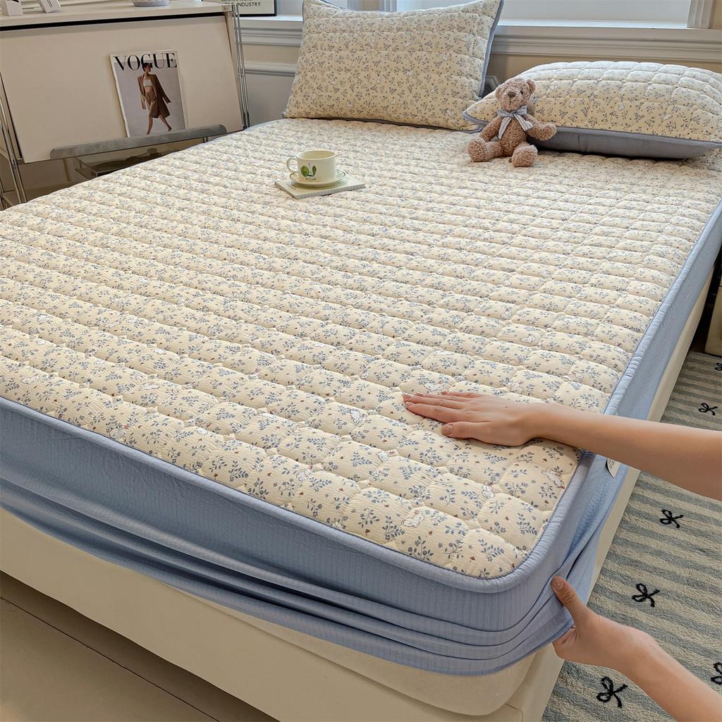 Waterproof & Breathable Mattress Protector - Printed Crinkle Taffeta Quilted Cover, Non-Slip Dust Proof Fitted Sheet
