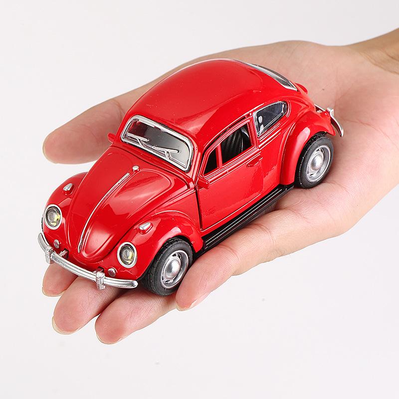 1/36 Scale Die-Cast Beetle Model Car Retro Wind-Up Sound and Light Toy Opening Doors Realistic Car Children's Gift 