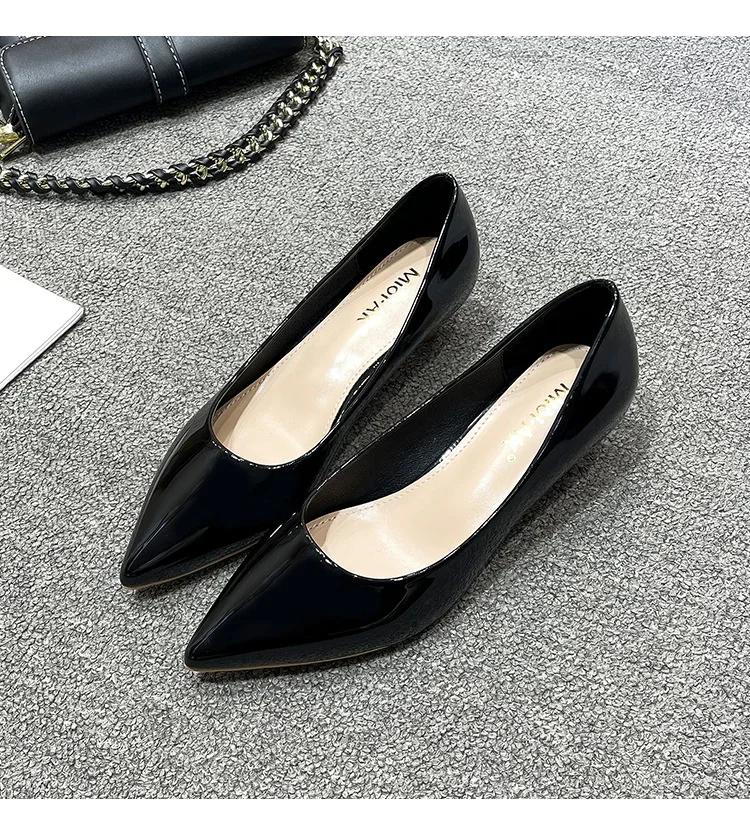 Fashion Women Low Small High Heels Shoes Brief Japanned Leather Pumps Big Size 41/42/43 Ladies Work Office Shoes Bridal Chaussures Femme