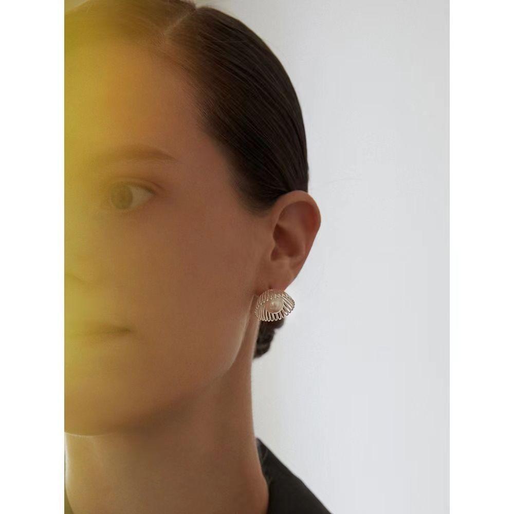 

Dong Jie earrings live stream gas pearl quality new popular earrings socialite women high-end light luxury tide fairy