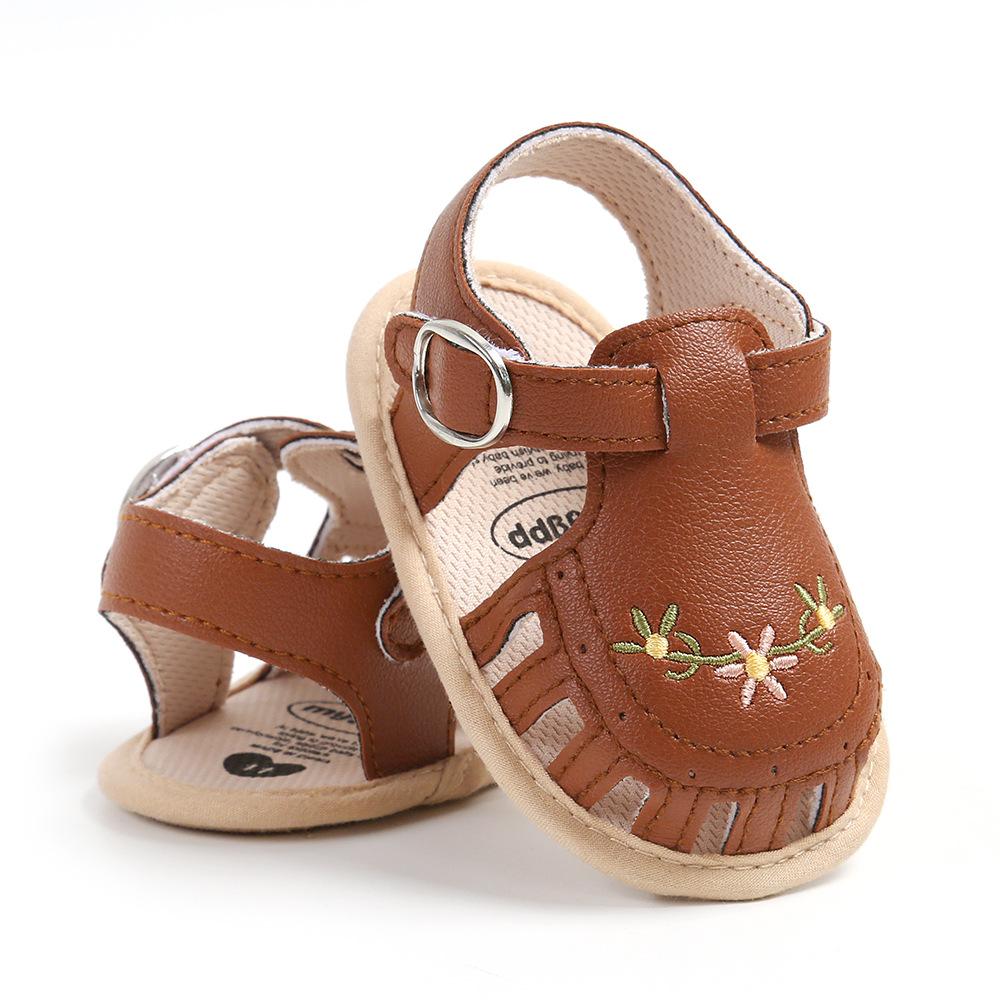Soft-soled Summer Baby Sandals for Babies 0-12 Months, Complete with Sweet Embroidered Designs and Comfortable Styles Suitable for Early Walking.