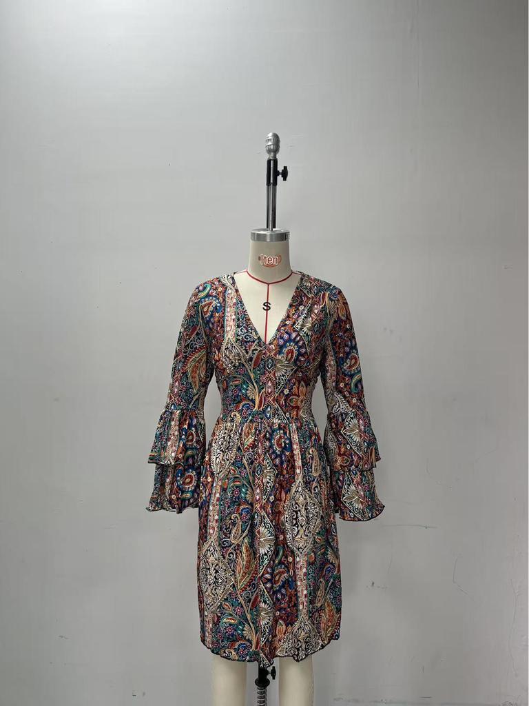 2024 Elegant Paisley V-Neck Flare Sleeve Dress for Women - Autumn/Winter Collection.