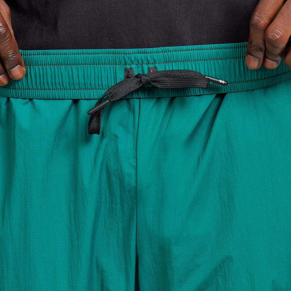 On X Beams Collaborati FW24 Trainingshose Herren Hose Grün 1UE10050193