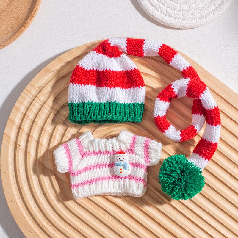 Labubu Christmas Sweater & Accessories Set for All Generations Keychain