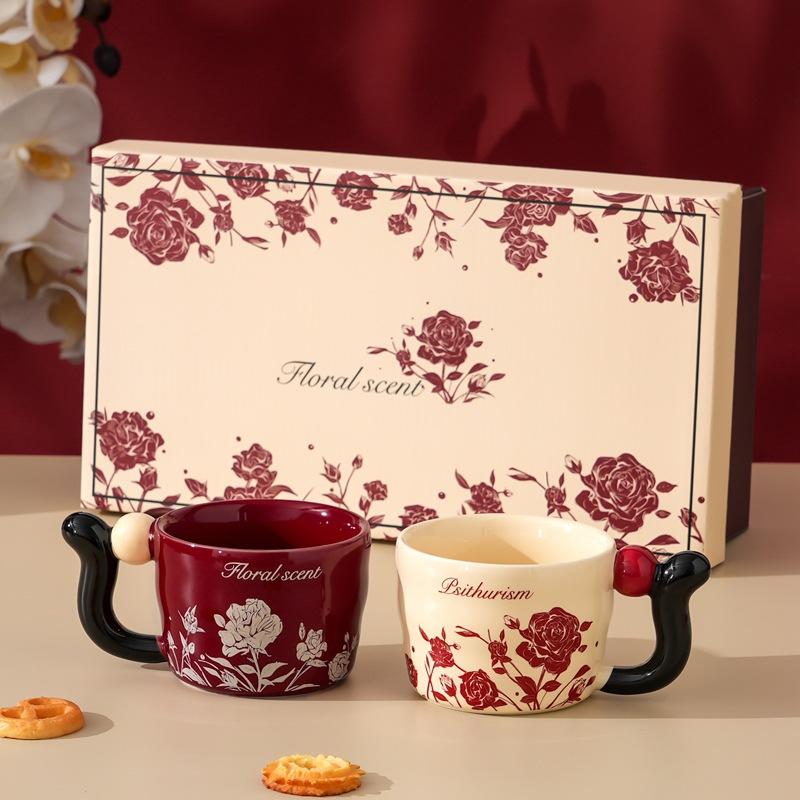 Blumenpaar Tasse Geschenkbox Montagebeutel Chinesischer Stil Kaffeetasse Paar Keramiktasse mit Hand Geschenk Wasserbecher