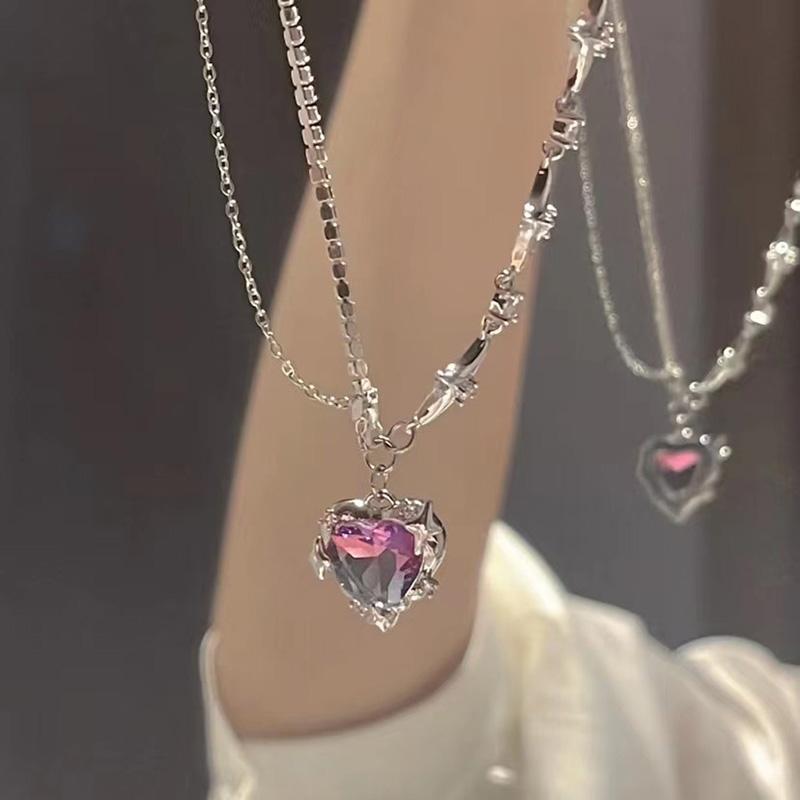 Collana con pendente a cuore sfumato viola per donna Collana con ciondolo a forma di clavicola con amore in cristallo Luce di lusso per ragazze Accessori alla moda