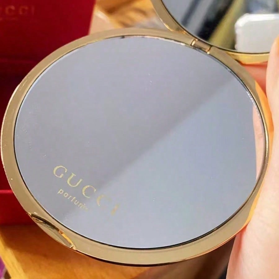High-end portable makeup mirror, compact travel mirror, folding makeup mirror, makeup touch-up tool, convenient to carry