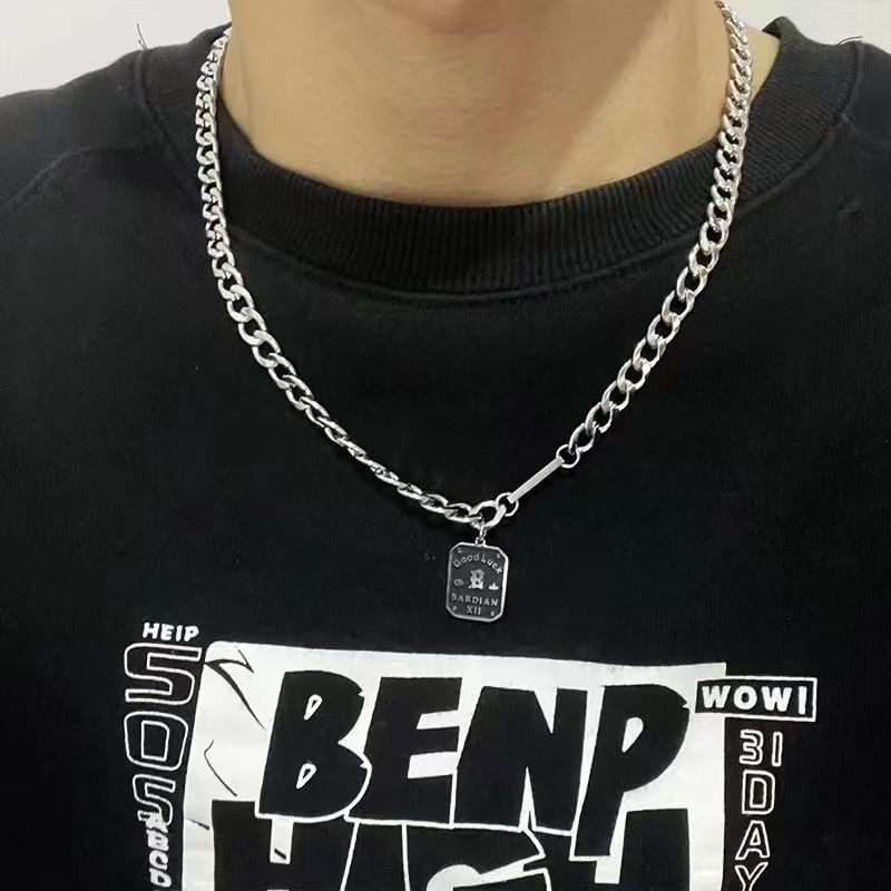Fashion Necklace Men's Versatile Design Light Luxury Niche Fashion Men's Letter Collarbone Chain Cuban Chain