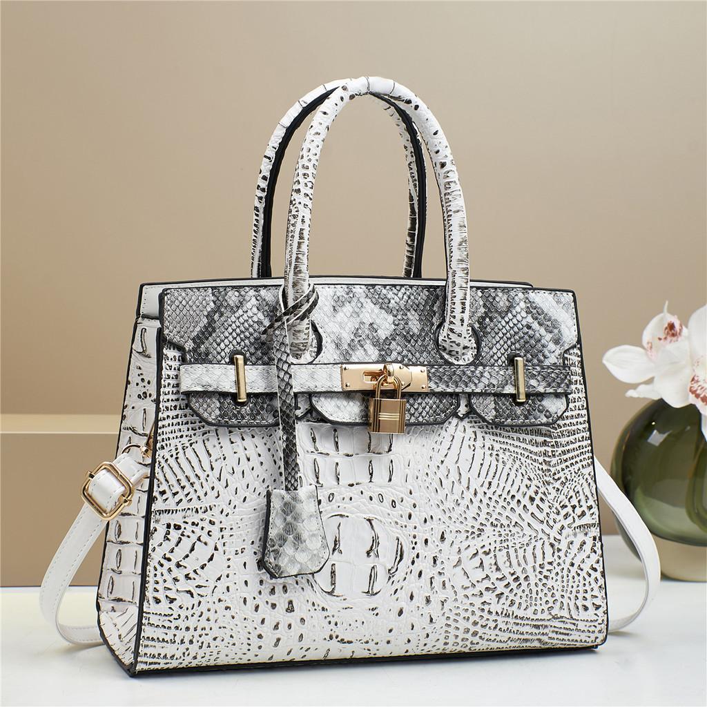 Fashion Color Blocked Gold Buckle Decor Crocodile Texture Women Shoulder Bag For Daily Carry