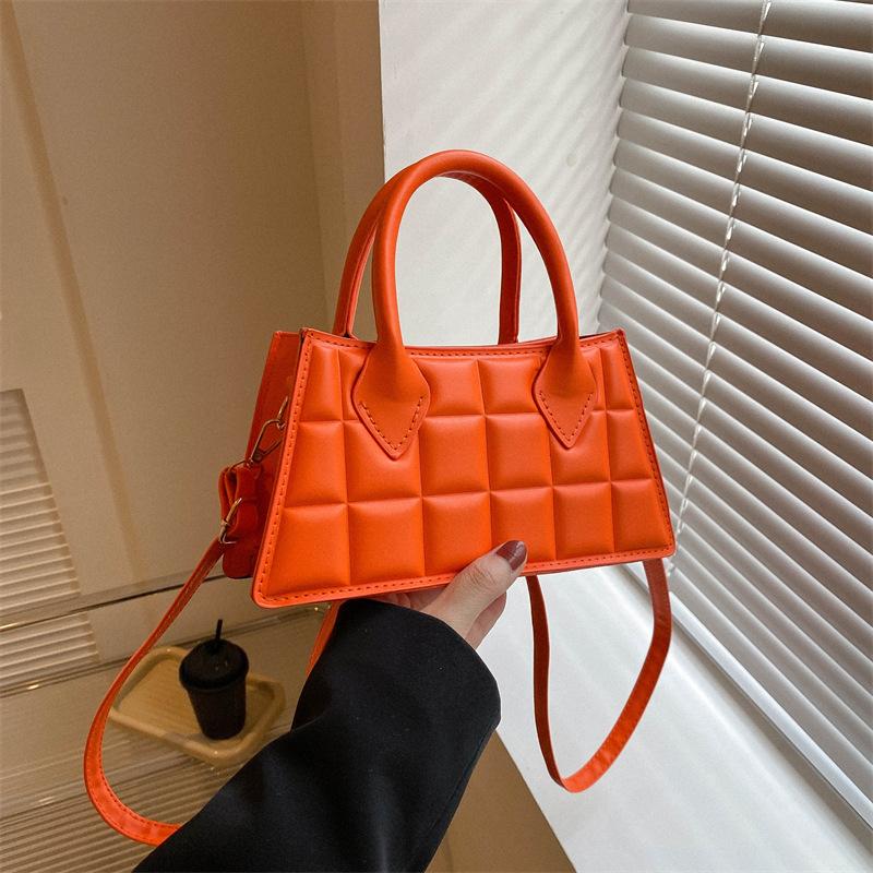 

Small bag women s 2024 new spring Korean version of fashion personalized shoulder messenger bag simple foreign casual small square bag помаранчевий