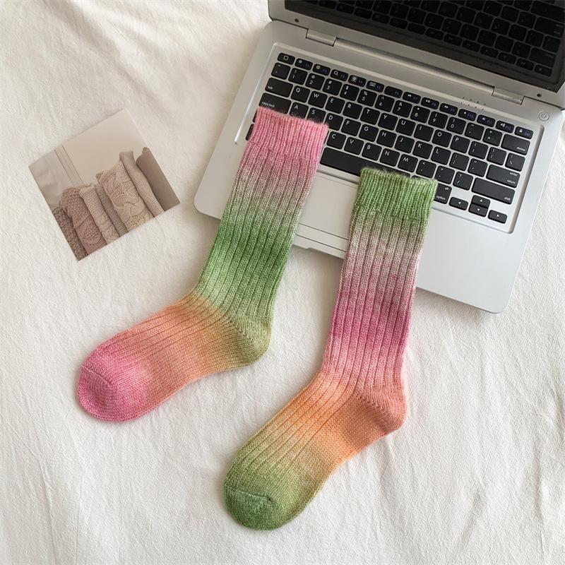 

Зимние толстые теплые длинные носки, градиентные шерстяные кашемировые носки Kawaii, женские теплые носки для сна на пол, подарок на Новый год, осень 2024 г. фиолетовый/зелёный