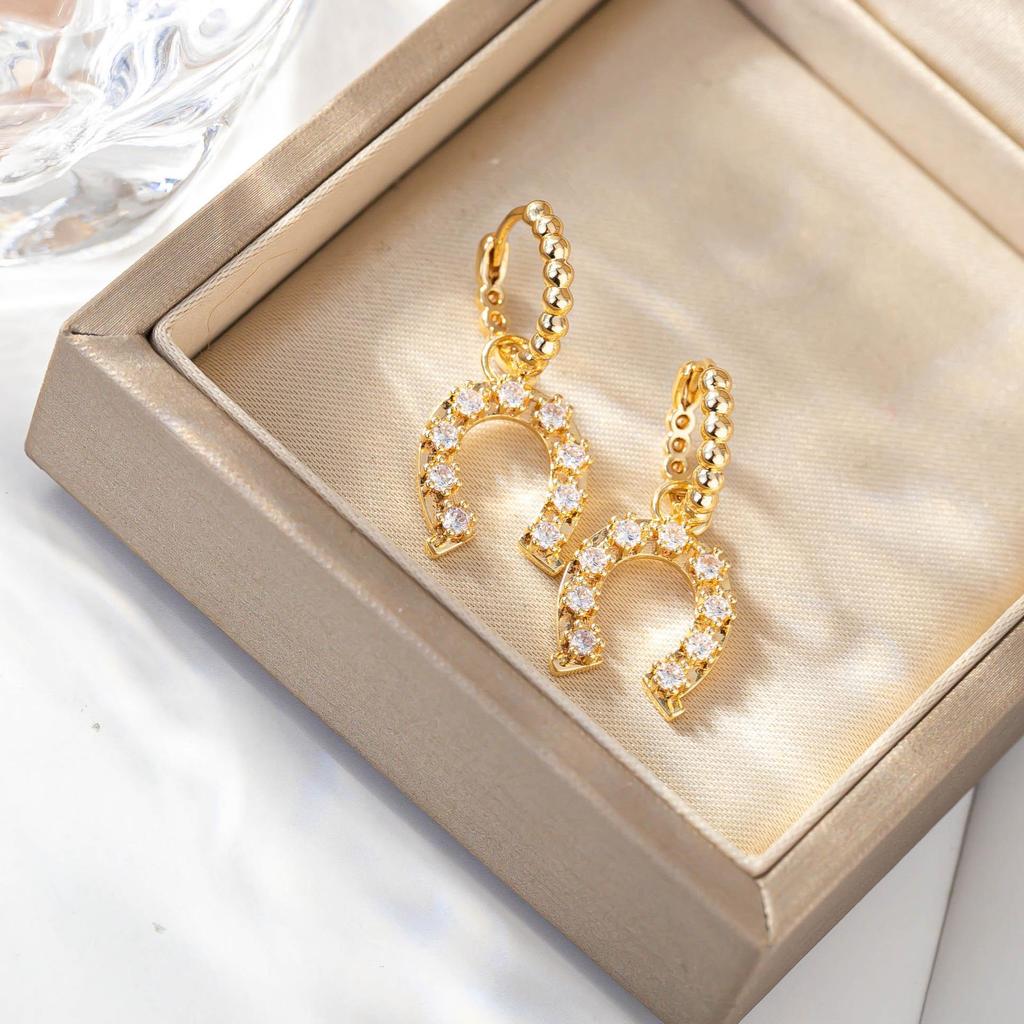 Elegant Zirconia Stud Earrings with Horseshoe Buckle - High-end European & American Socialite Style