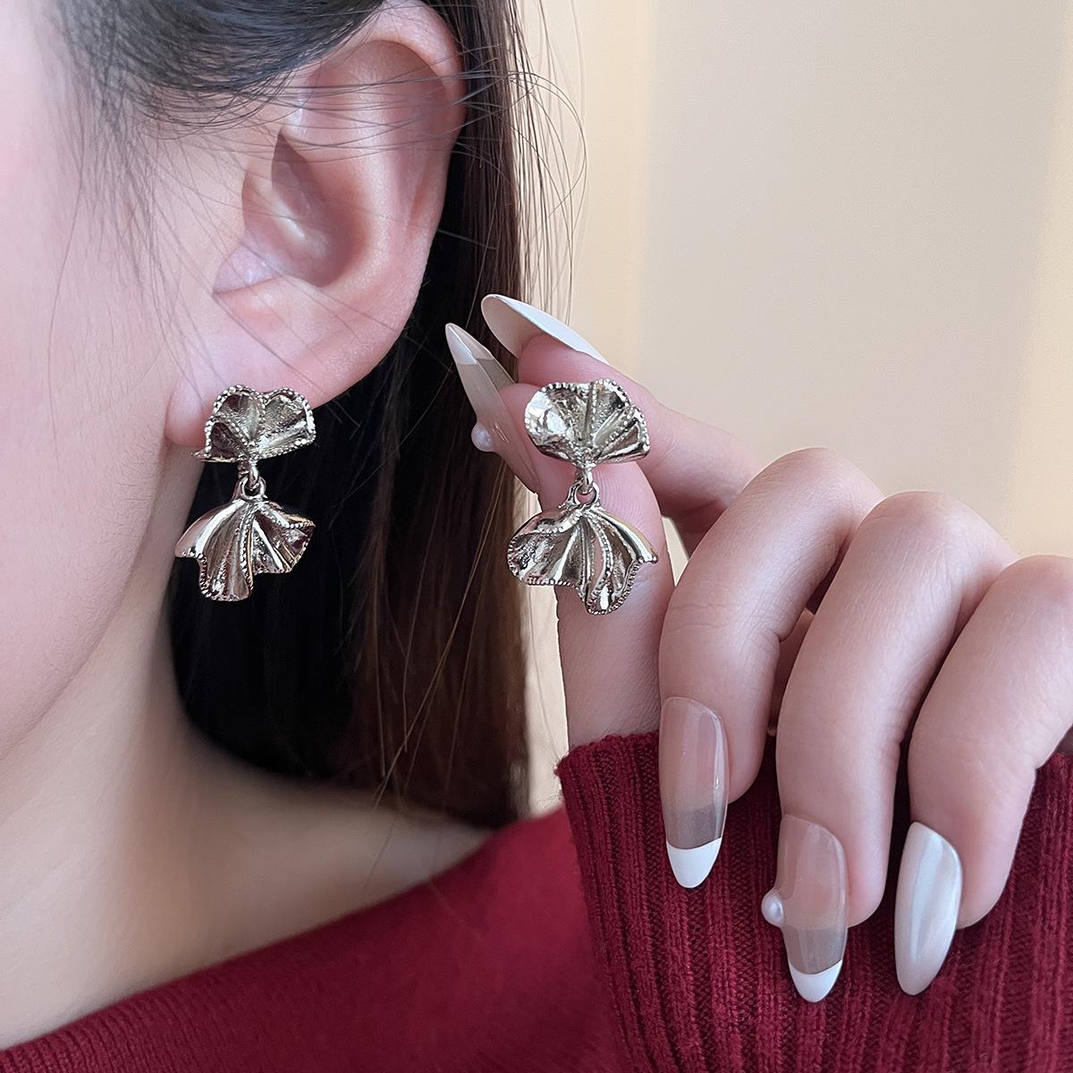 Элегантные серьги-гвоздики из стерлингового серебра 925 пробы с бриллиантами в виде банта - Роскошные, универсальные осенне-зимние серьги для женщин