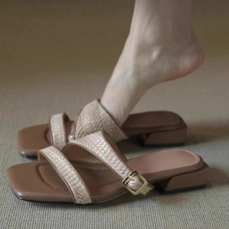 Fashion Low Heel Slippers Women's Fashion Square Toe Open Toe Woven Soft Slip Non-Slip Square Heel Flip-Flops with Metal Buckle