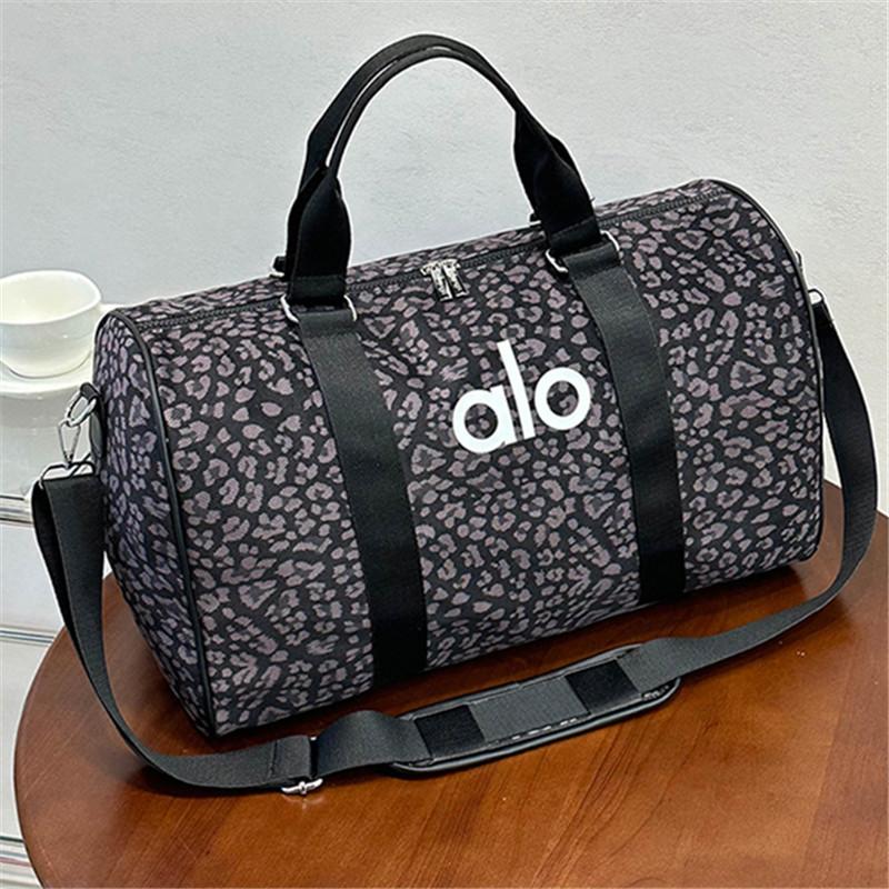 

Gym bag, handbag, training yoga bag, women s large-capacity leopard print short-trip business travel bag чёрный