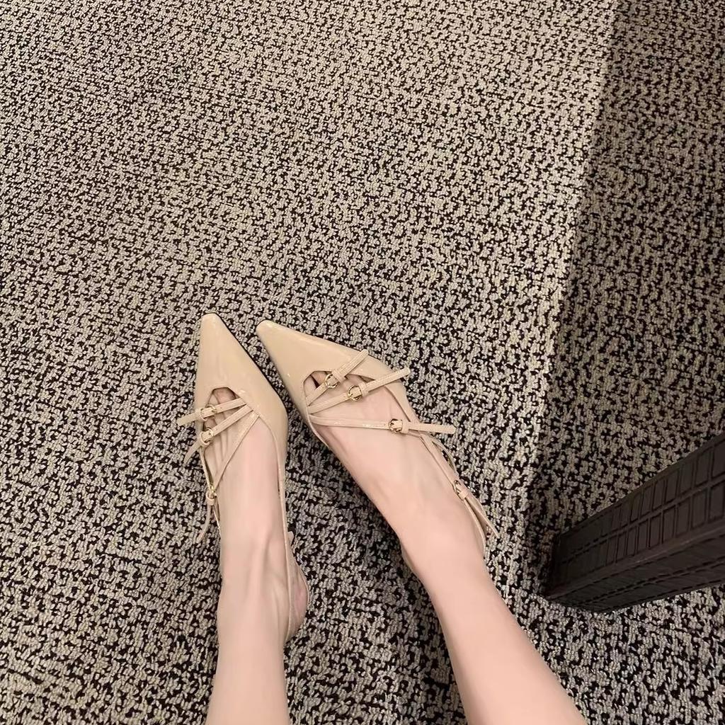 Sheepskin version of grape mother, the same leather bag head sandals, one-word buckle with pointed back empty single shoes, stiletto high heel