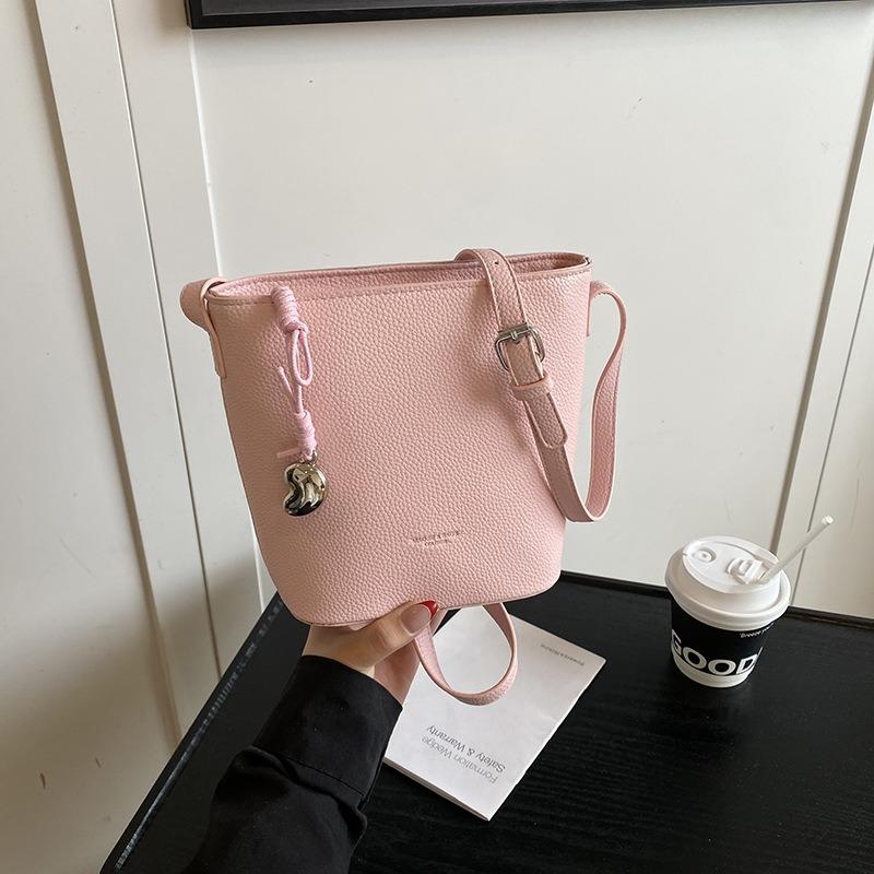 Fashion niche simple small bag women's new versatile shoulder messenger bag casual bucket bag