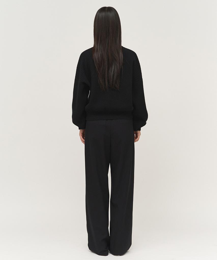 Leopeusaideuhwaiteulabel Classic Crewneck Knit Black