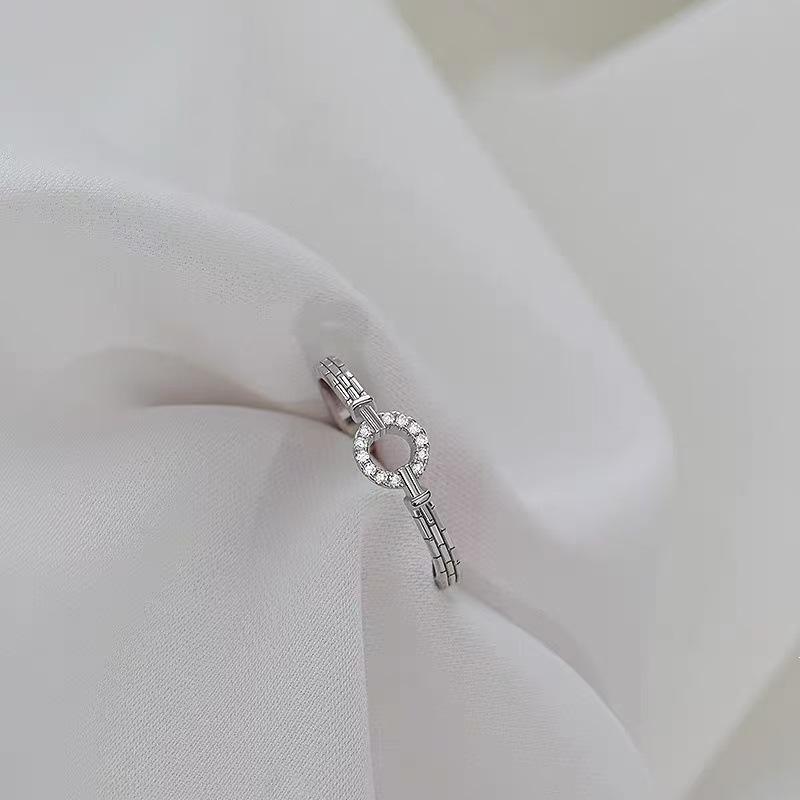 925 Sterling Silver O-Shaped Ring for Women: Fashionable Open Design, Light Luxury, Cold Style Index Finger Accessory.