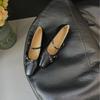 Cross-strap retro single shoes women's French fashion women's shoes soft soles are not tired, and the feet are worn outside. High-end Mary Jane sh