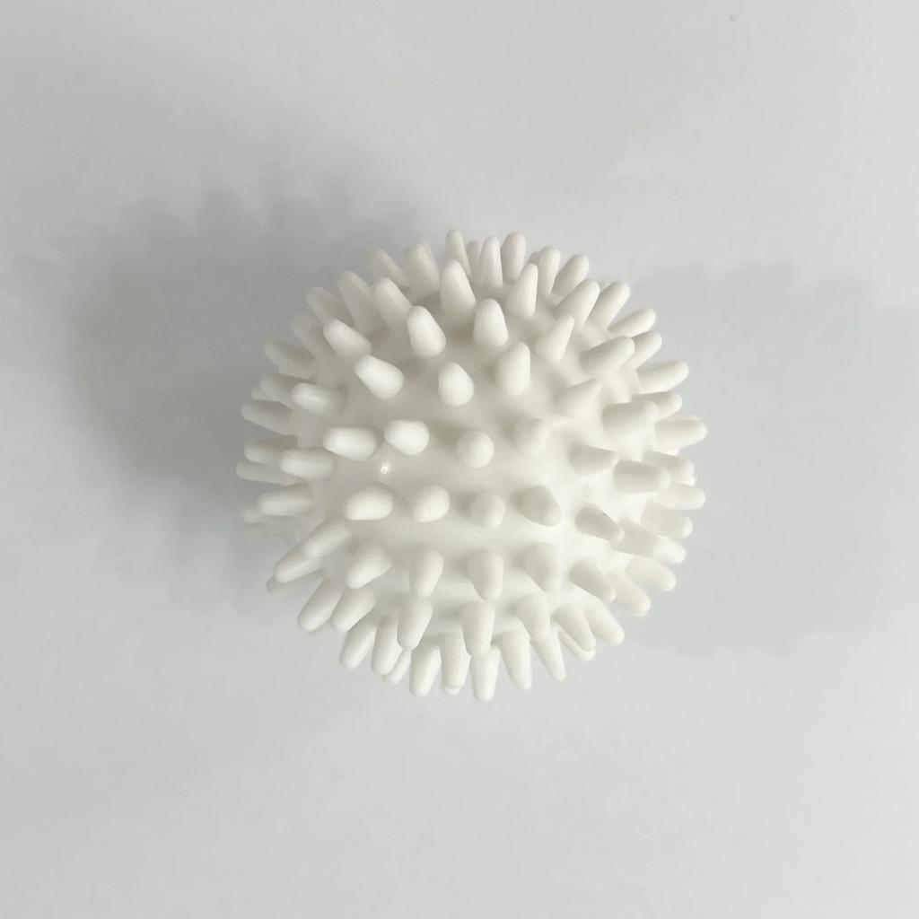 Natural Reusable Laundry Balls 4 Pack - Clothes Softener Wash Helper Remove Hair Prevent Tangling & Static Free Laundry Tools