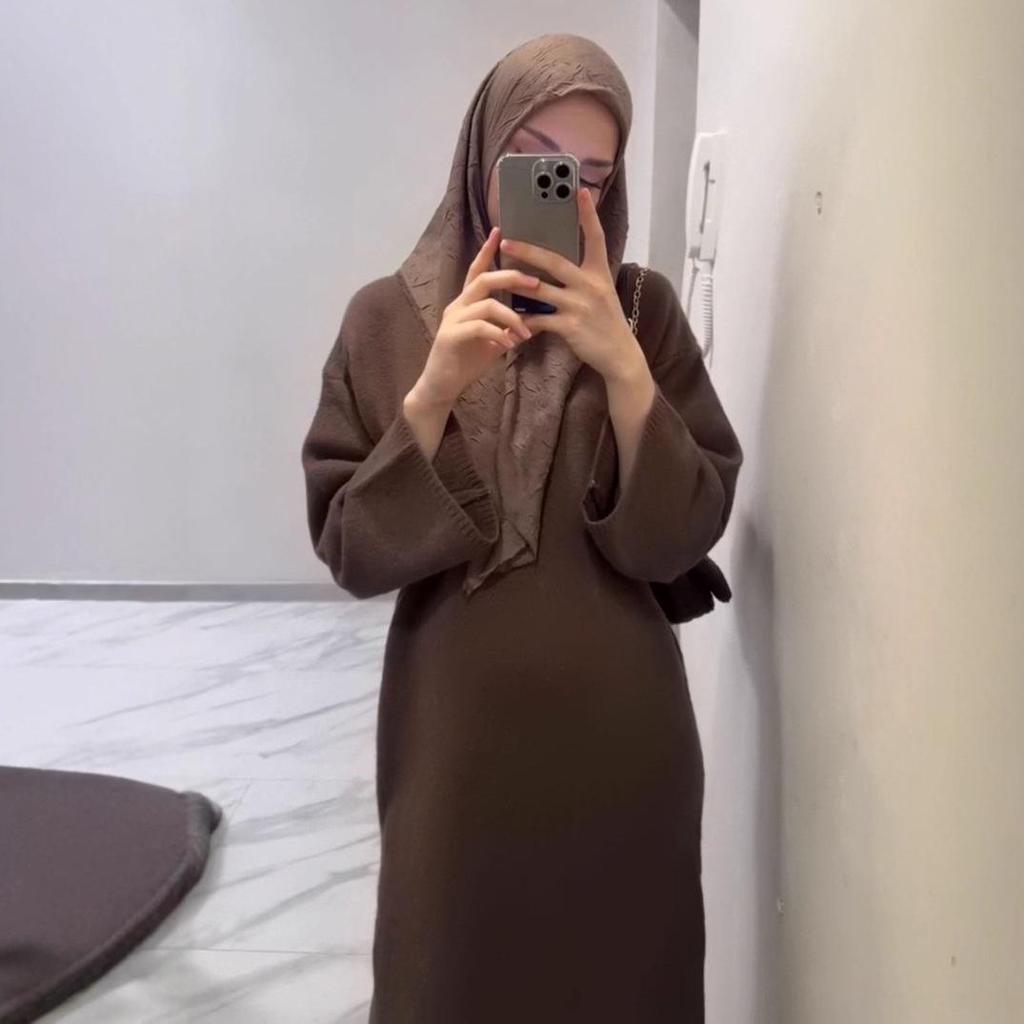 2025 Autumn Women's Knit Sweater Dress: European & American Style, Round Neck, Long Sleeve, Waist-cinching, Korean-inspired Fashion