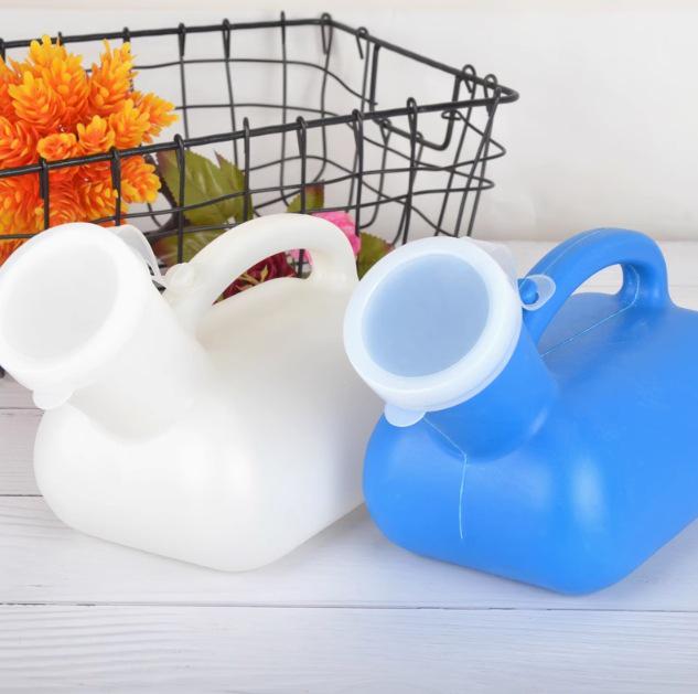 Men's Hospital Urinal with Lid and Tube for Elderly and Bedridden Use