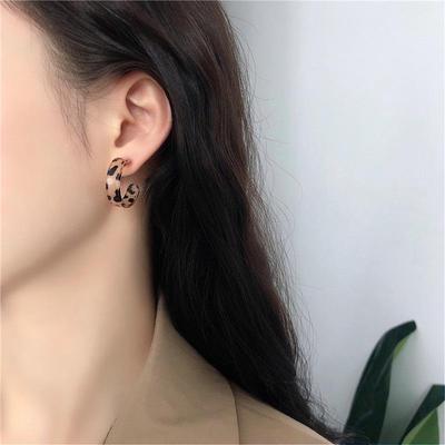 New Trendy Leopard Print Resin Hoop Earrings - European & American Style C-Shaped Studs with Hong Kong Hepburn Flair