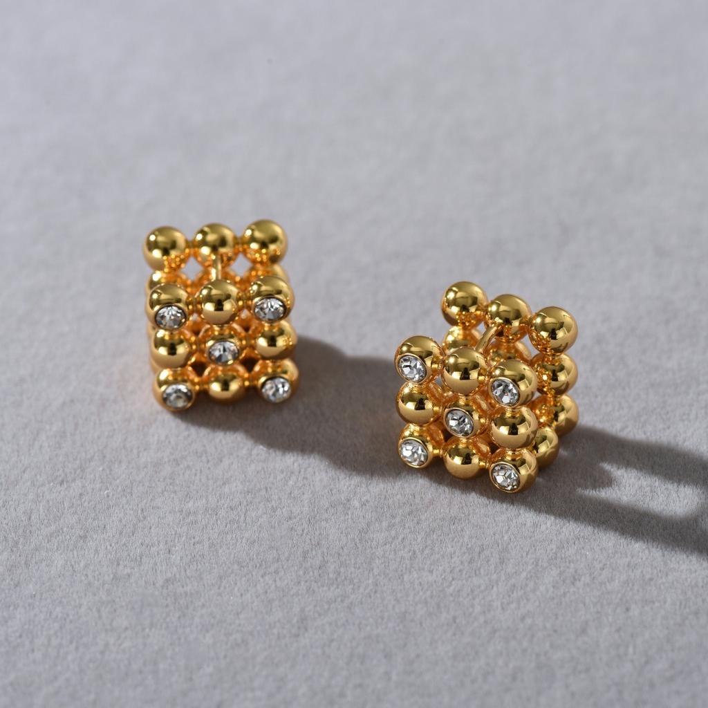 High-Grade Metal Geometric Round Inlaid Zircon Earrings, Simple, Fashionable And Unique Earrings.