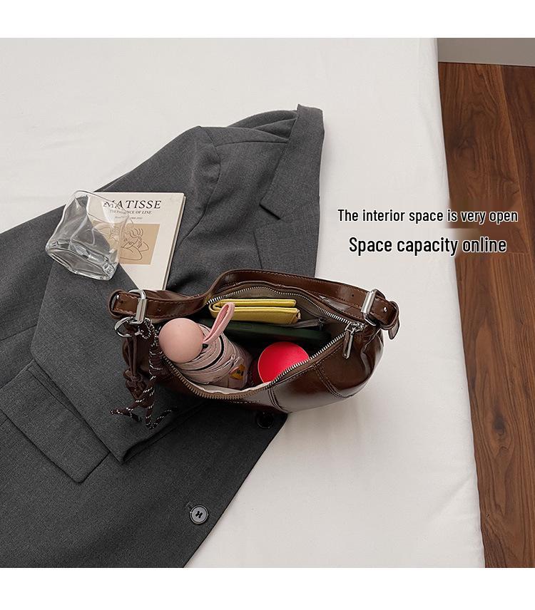 Autumn/Winter 2025 Minimalist Large Capacity Shoulder Bag - Casual Crossbody Dumpling Design