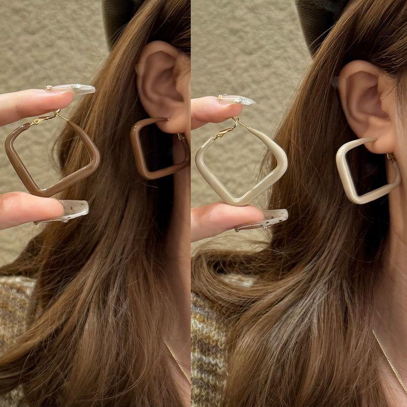 Vintage Yadan style autumn and winter Maillard drop glaze square earrings women's fashion earrings circle earrings show face small stud earrings
